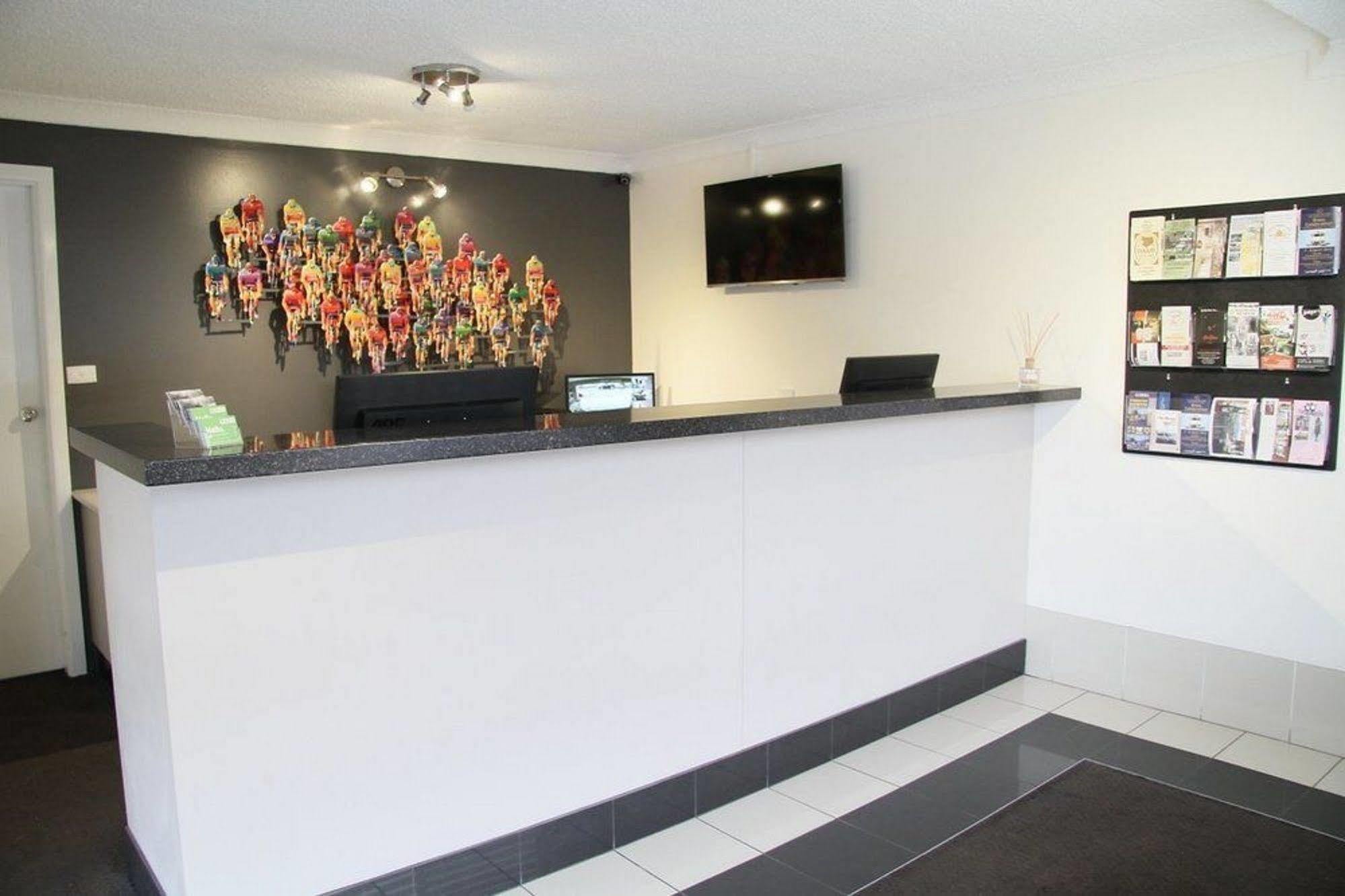 West End Motor Lodge Orange Extérieur photo